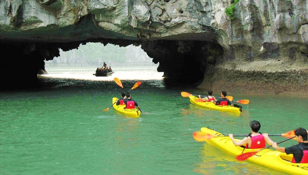 ONE DAY IN HALONG JOINING TOUR 2