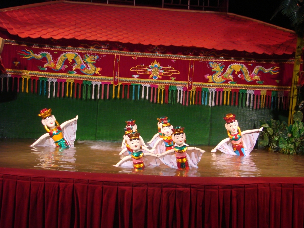 HANOI EVENING TOUR WITH CYCLO & WATER PUPPET SHOW 2