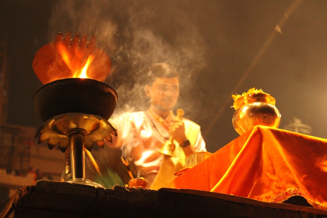 3 Hours Guided Tour for Evening Light Ceremony on Ghats ( GANGA ARTI) 3