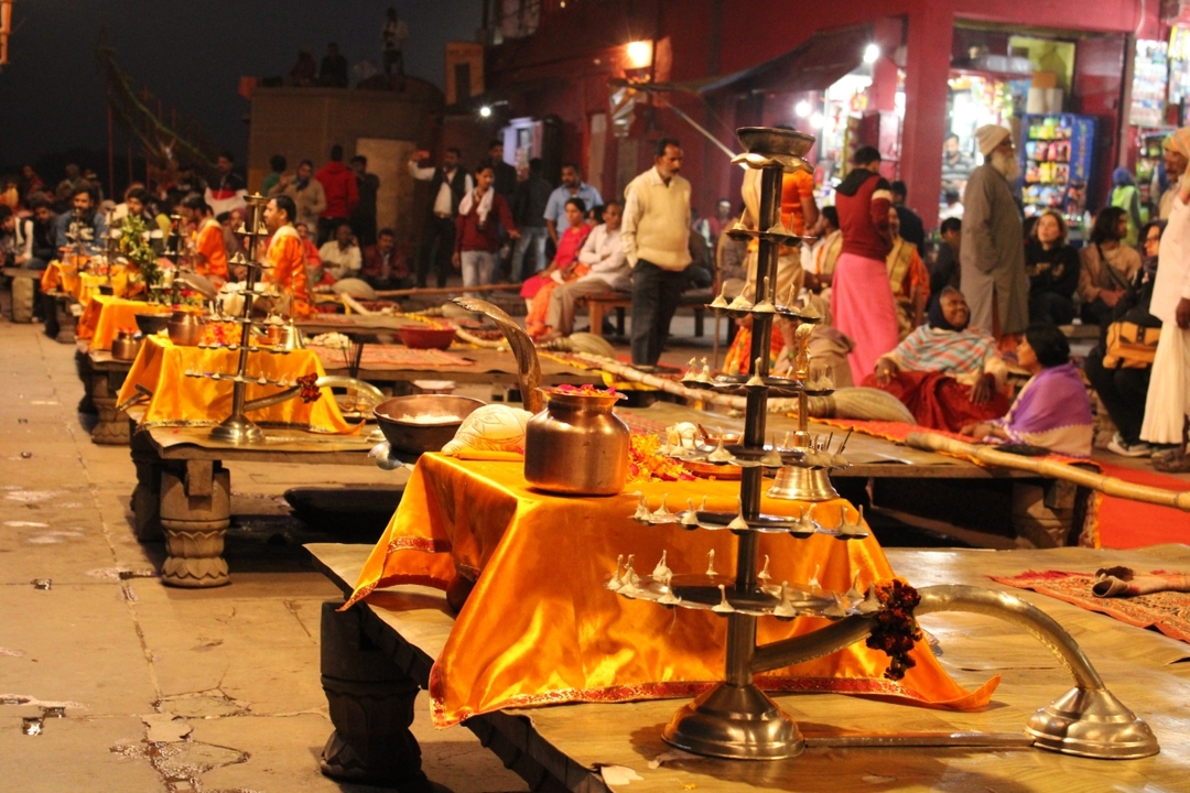 3 Hours Guided Tour for Evening Light Ceremony on Ghats ( GANGA ARTI) 4