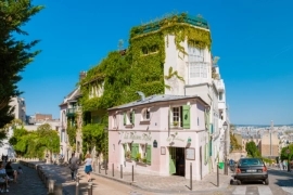 Emily in Paris Walking Tour with an APP