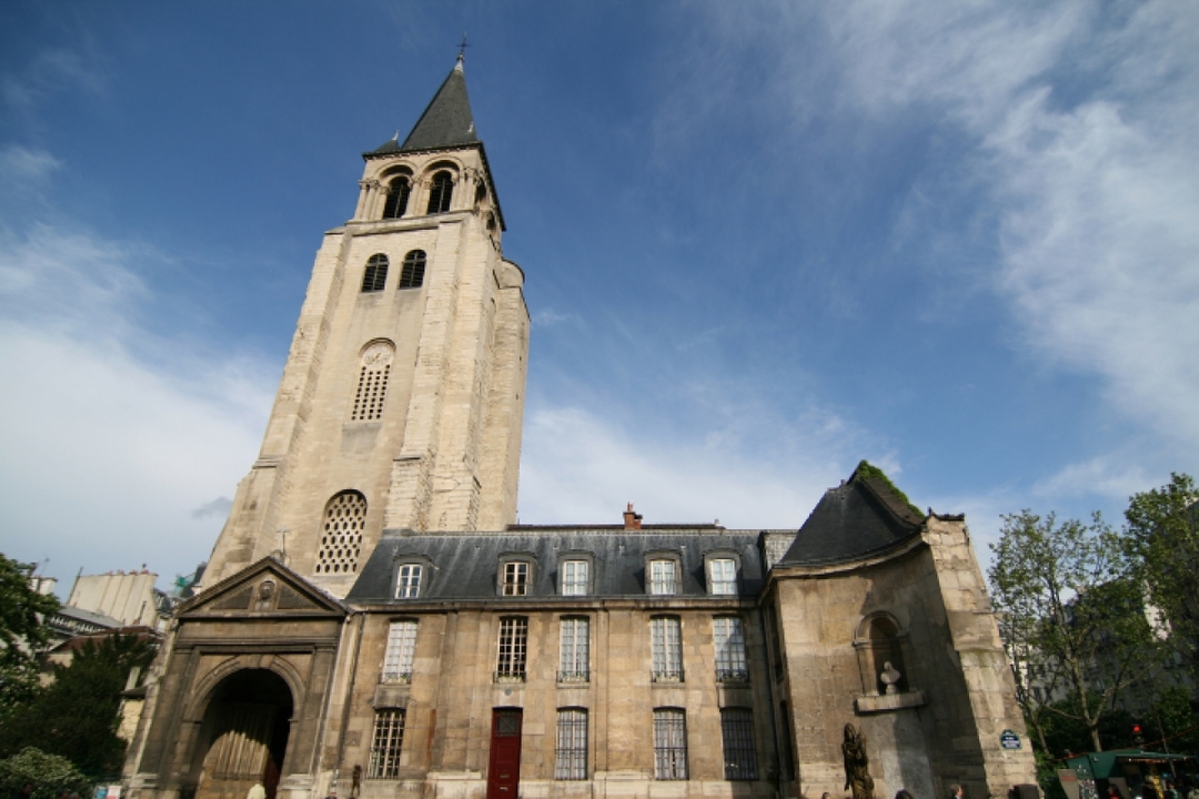 Emily in Paris Walking Tour with an APP 6