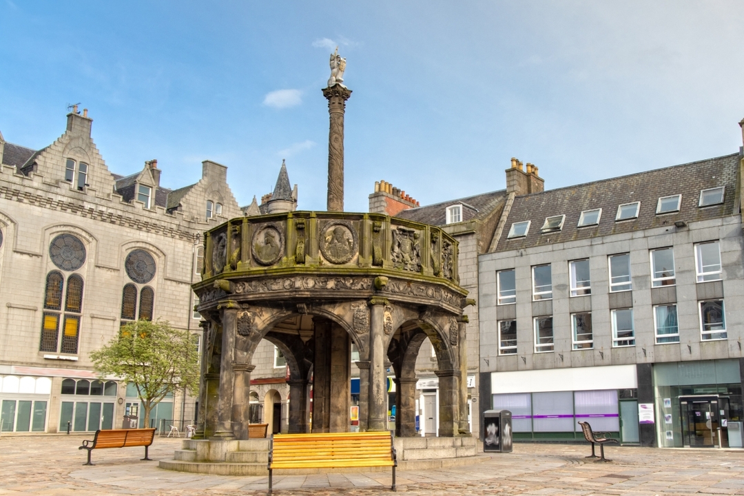 Edinburgh Old Town Walking Tour with a Handy App 9