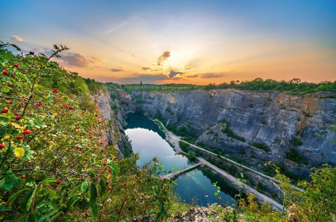 Karlstejn castle and Caves - Small group & All inclusive tour 7