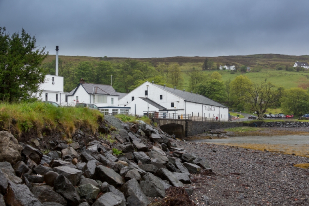 Isle of Skye: From Portree to Fairy Pools & Sligachan Old Bridge with an APP 8