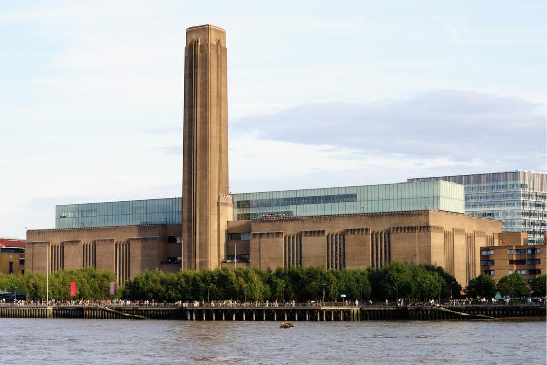 London History Self-Guided City Tour with an APP 4