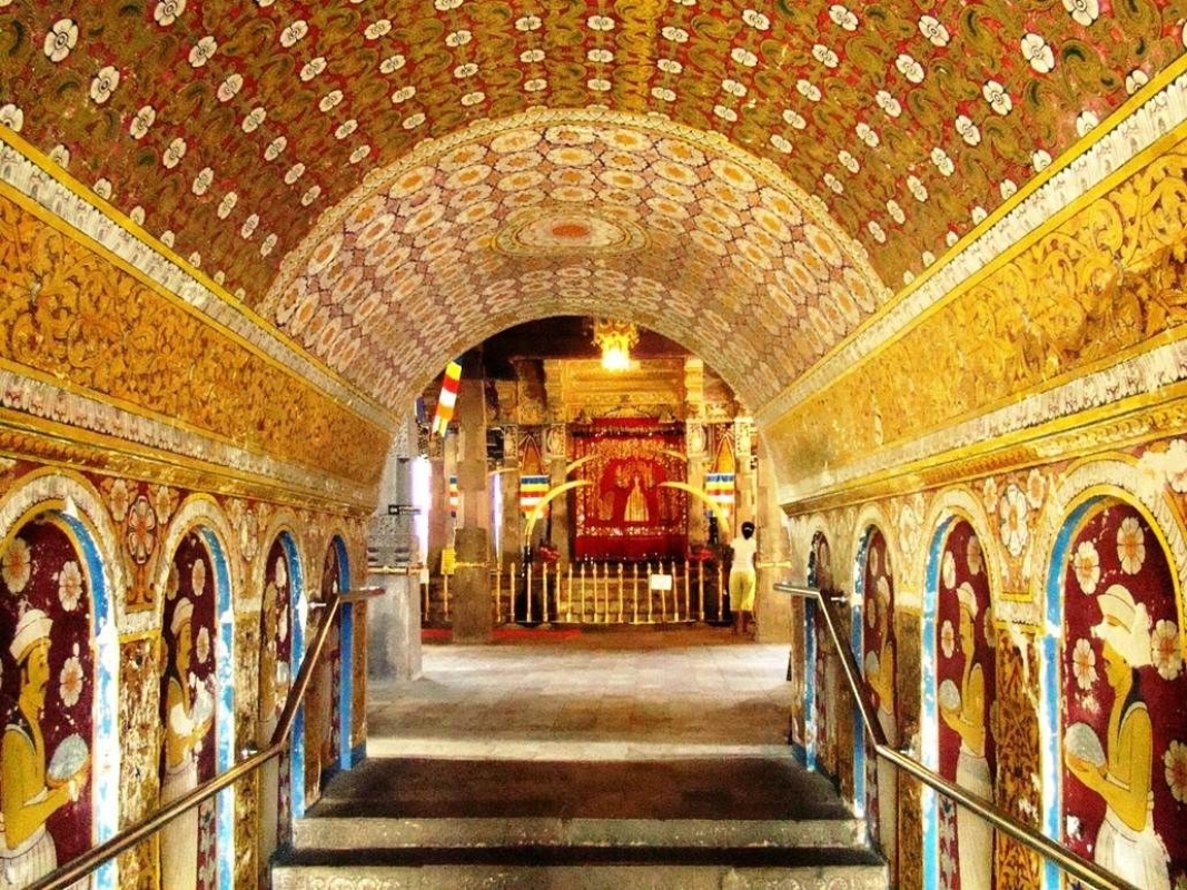 LUXURY DAY TOUR TO  KANDY 2
