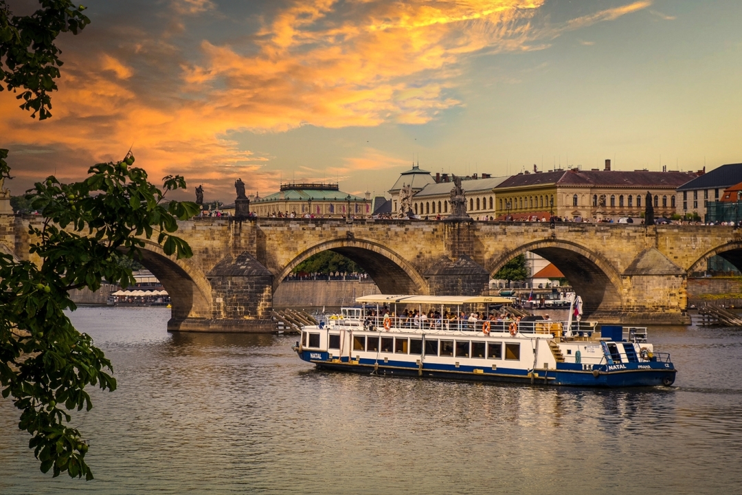 Daily Dinner Cruise from Prague 1
