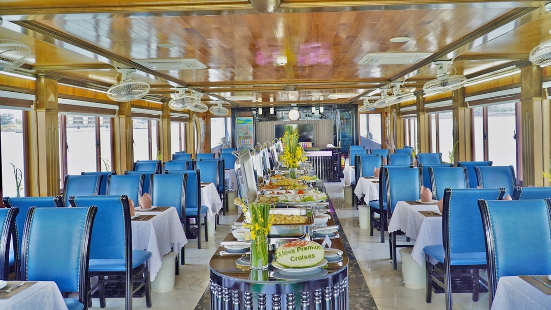 From Hanoi: Halong Bay Luxury Full-Day Trip by Boat 2