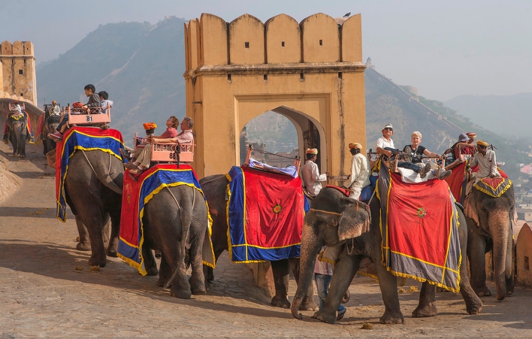 GOLDEN  TRIANGLE WITH  TAJ  MAHAL 8