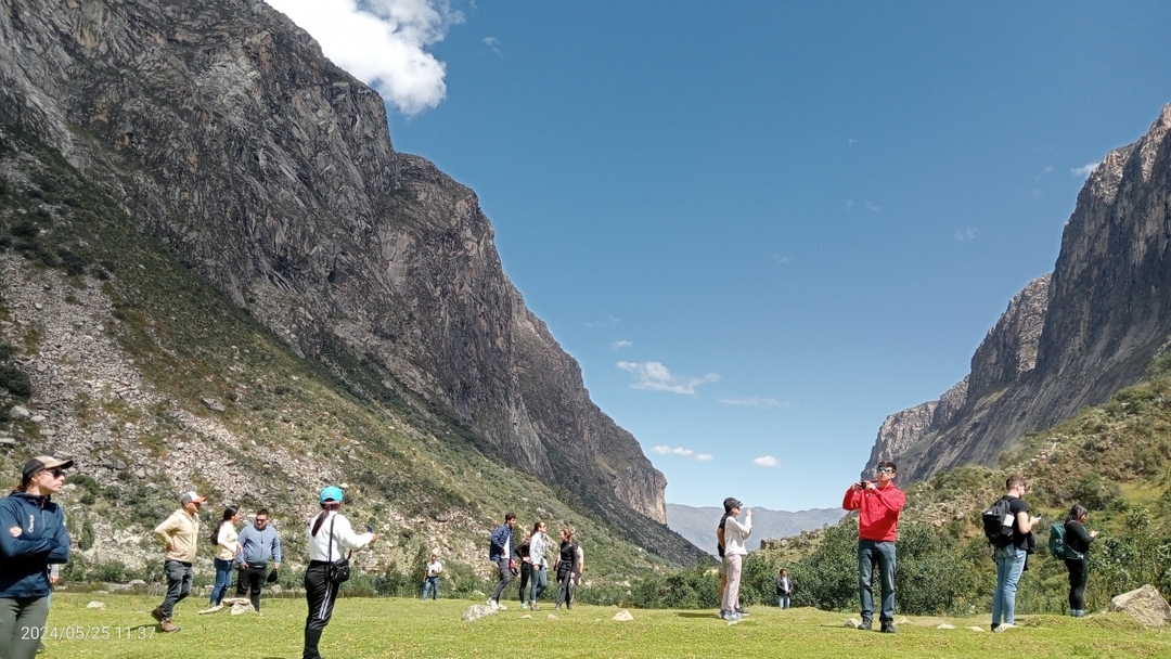 Rocotuyoc Glacier Lake full day tour - Huascaran National Park 10