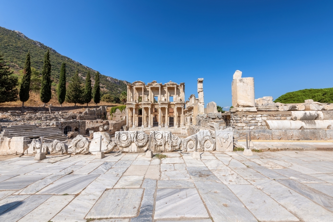 Seven Churches of Renevation Tour  2 nights 3 days 7