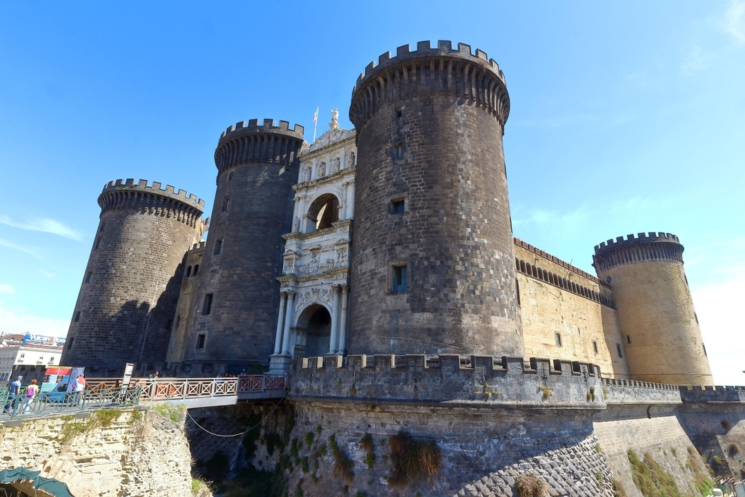 Guided Walking Tour with Street Food Experience in Naples - Shared tour 5