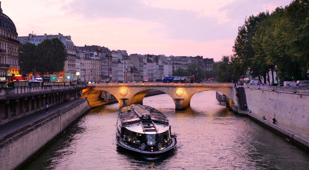 Daily Dinner Cruise from Prague 4