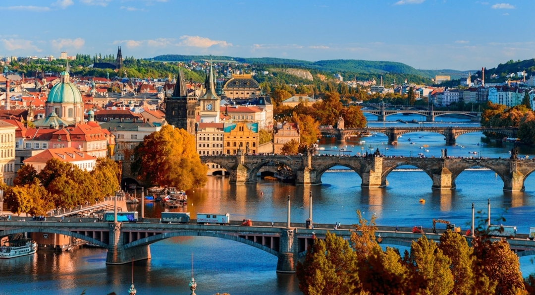 Praha Lunch Cruise Tour 3