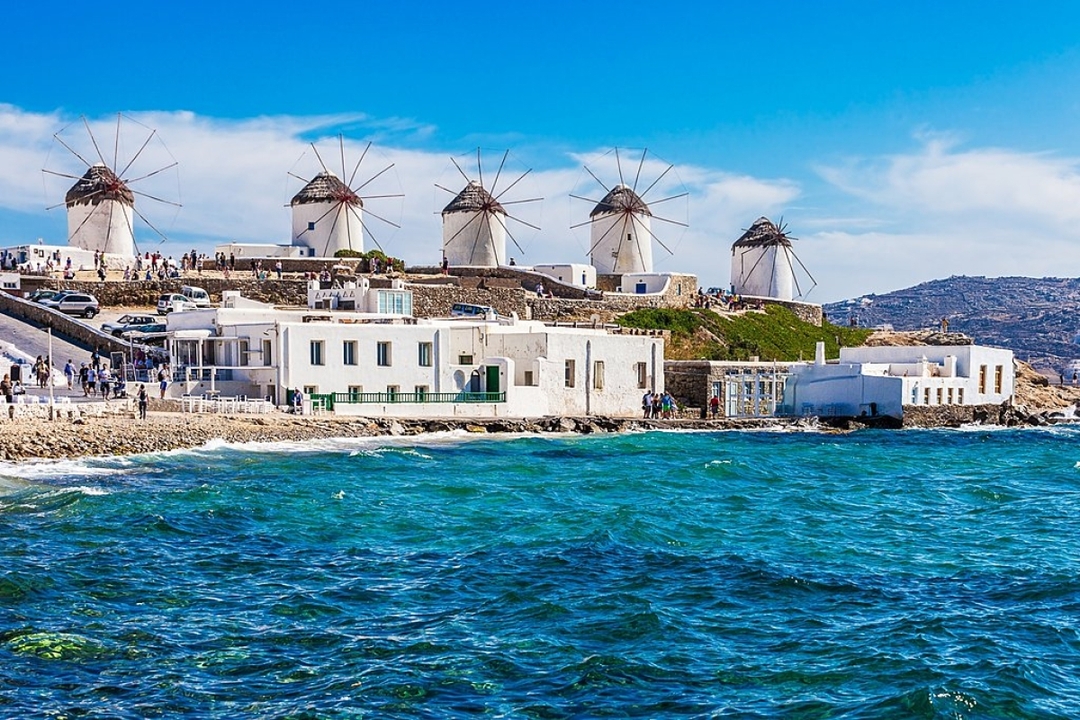 Golden Hour Walk & Shop in Mykonos Town 7