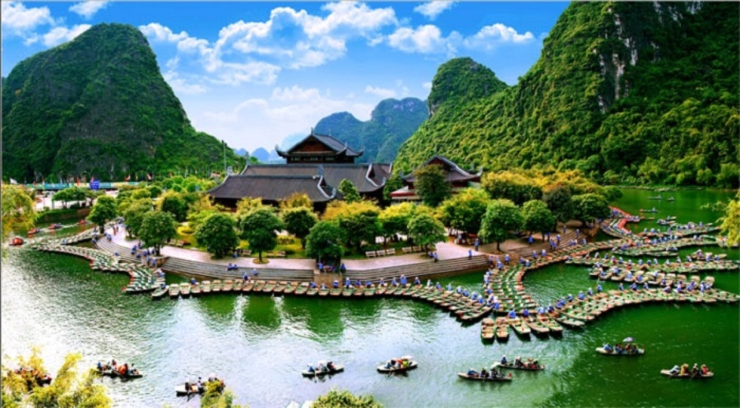 Hoa Lu - Trang An - Mua Cave 1 day tour from Hanoi 1