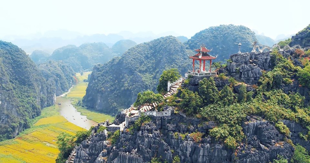 Hoa Lu - Trang An - Mua Cave 1 day tour from Hanoi 5