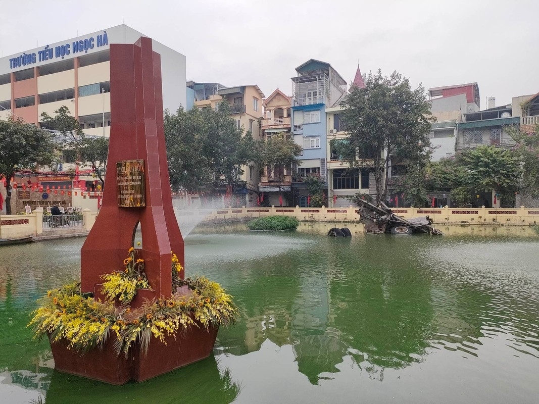 Jeep/Vespa/Motorbike/Bicycle tour Discovery Inside Hanoi 1