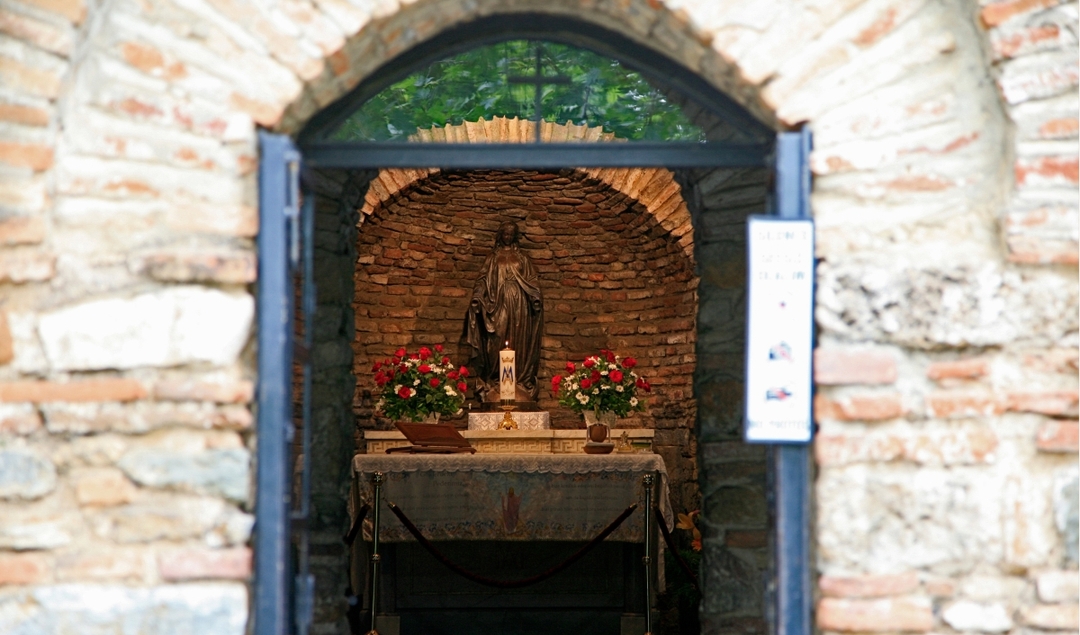 Kusadası Getaway: 2-Day Tour with Ephesus & Virgin Mary House 3