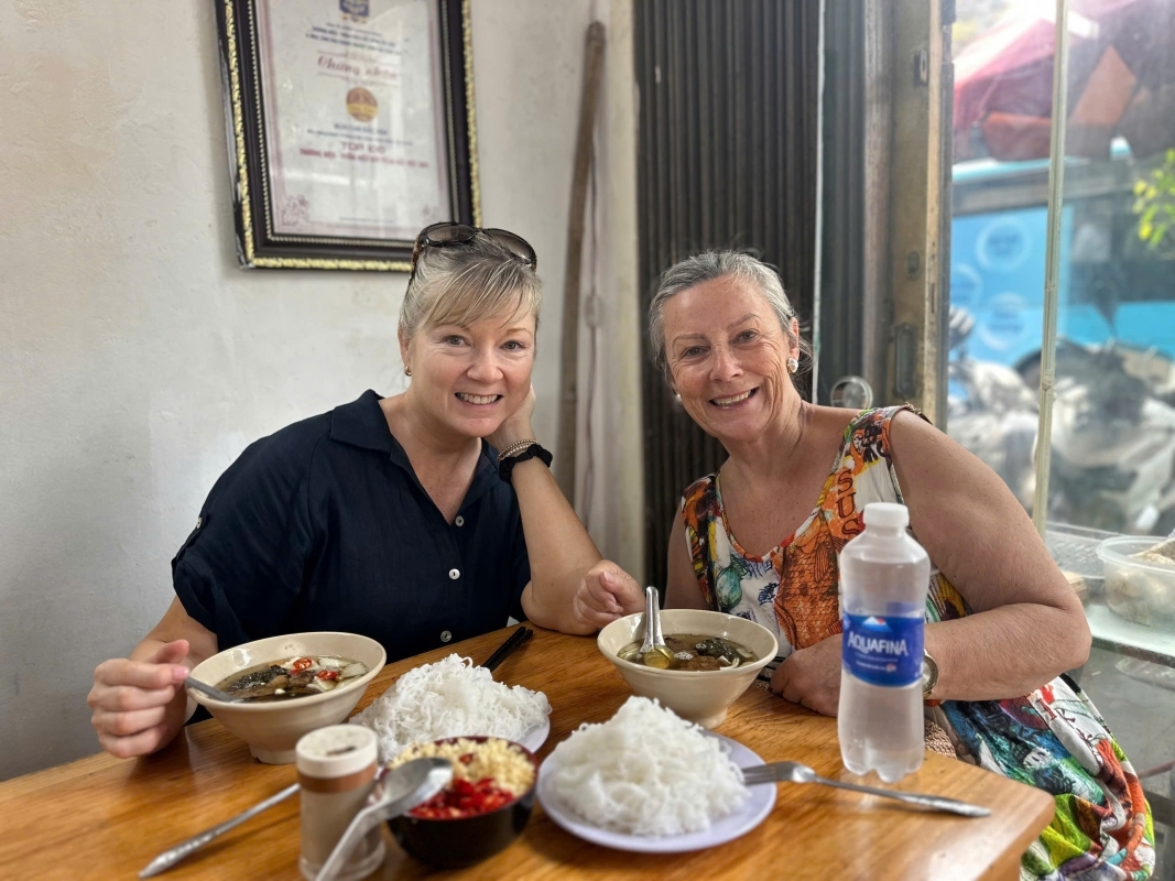 Amazing Jeep/Vespa/Motorbike/Bicycle Tour for Food Lovers 4