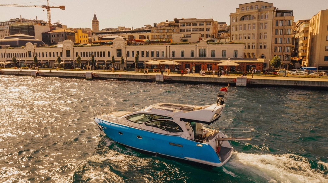 Istanbul Private Luxury Yacht on Bosphorus 14 mt 46feet 1