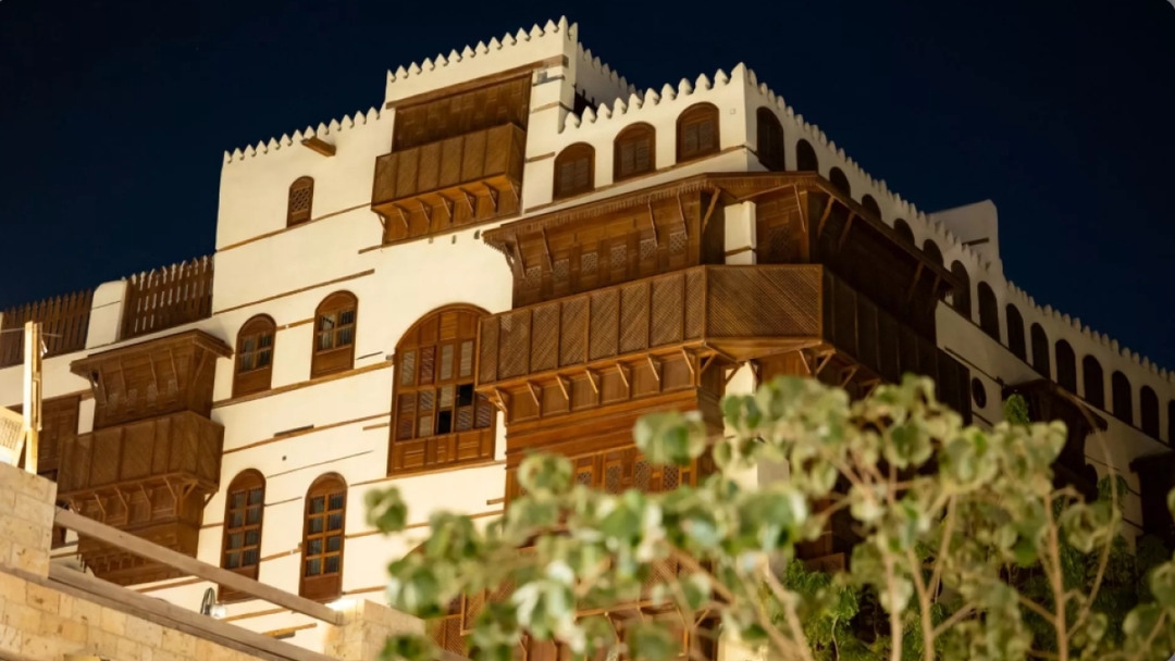 Full day Historical Jeddah with guide 3