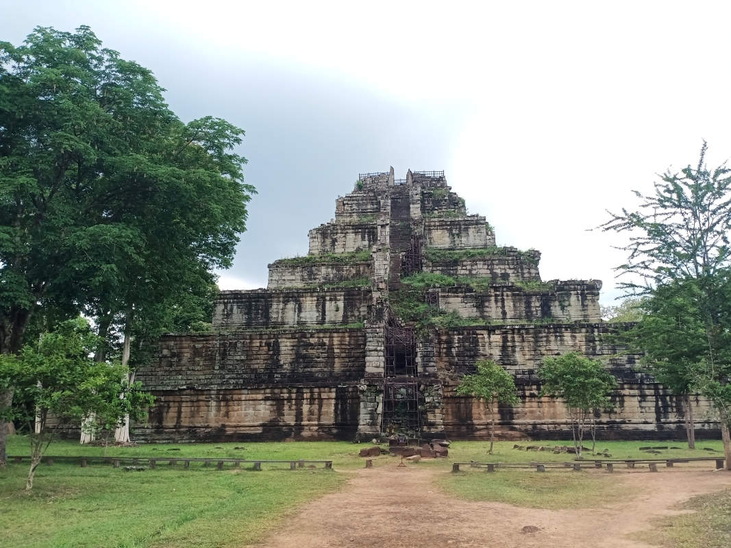 Private 04 Day Tour in Siem Reap Region 4
