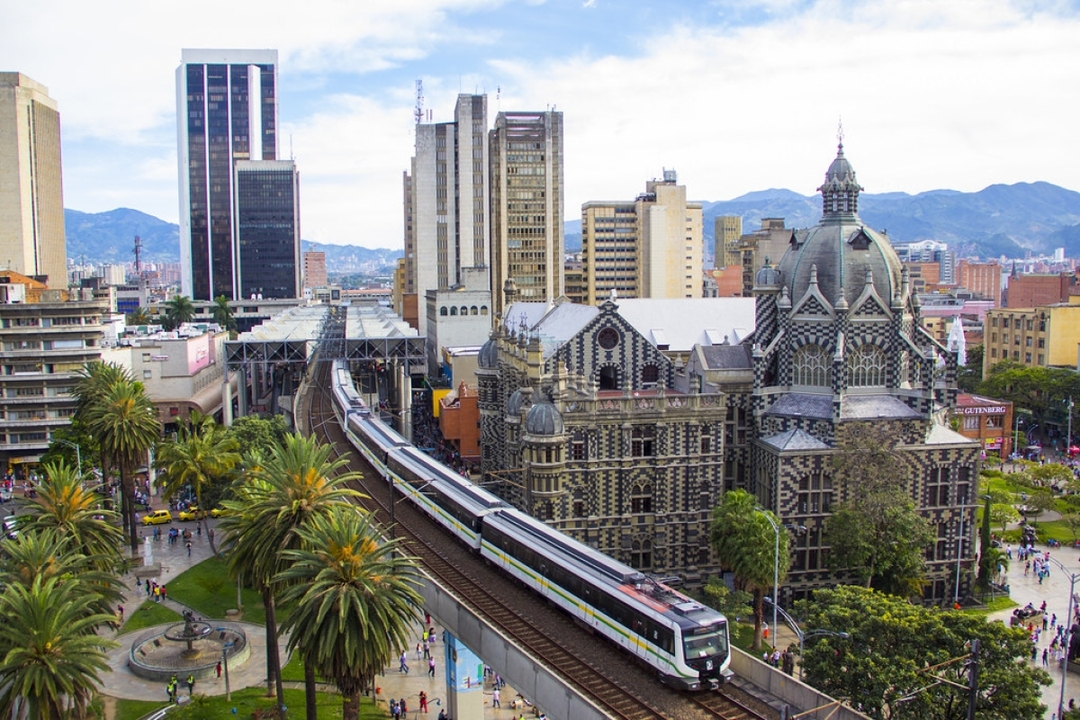 4 Days in Colombia Medellín: Mountains, History & Transformation 9
