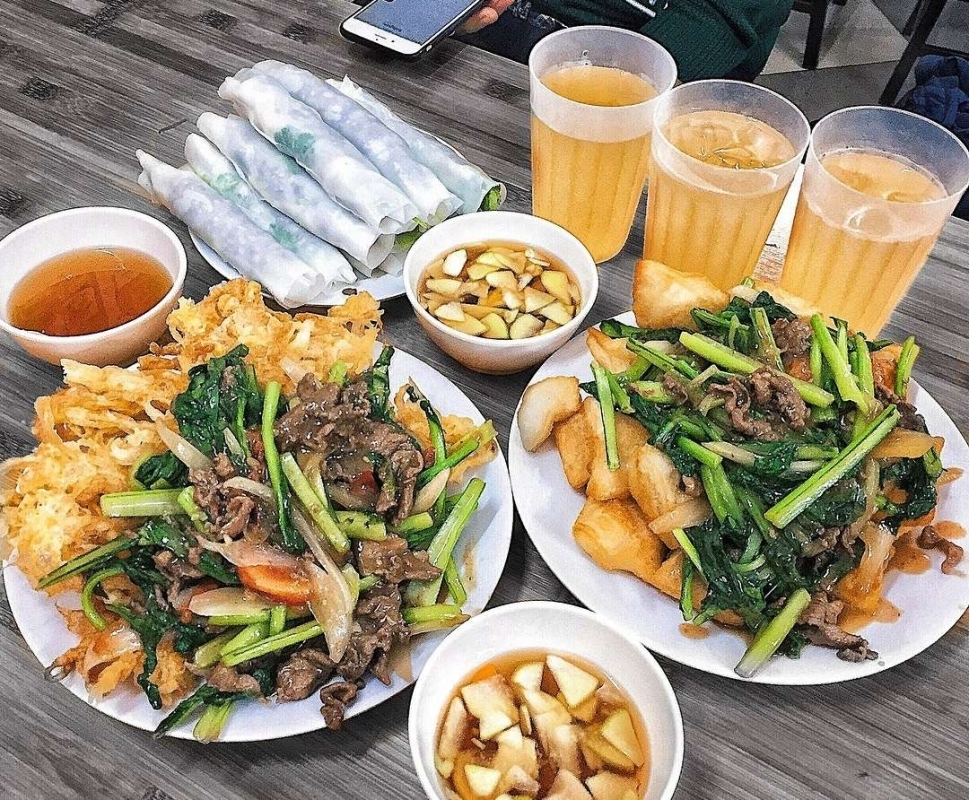 Hanoi Night Vibes: Immerse in Hanoi Local Life with Street Food 9