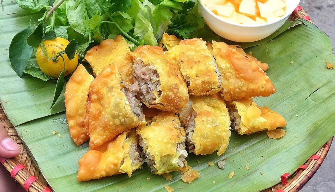 Hanoi Night Vibes: Immerse in Hanoi Local Life with Street Food 10