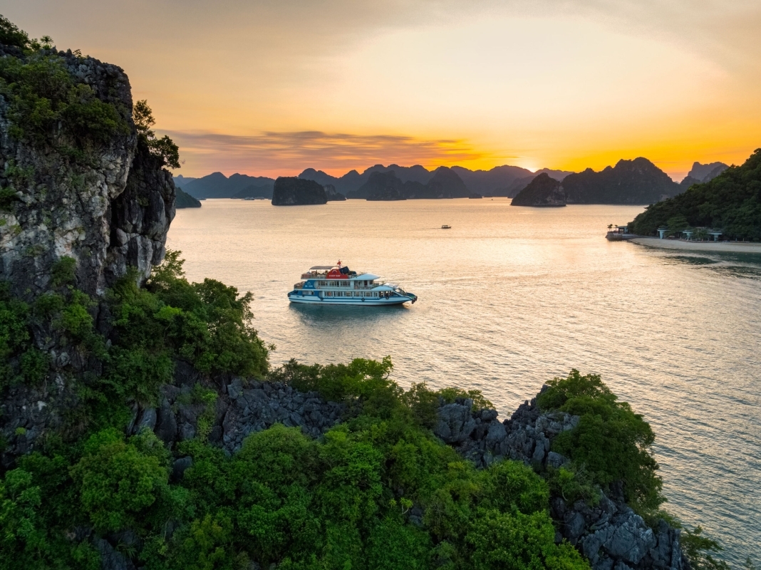 Cozy Bay Premium Cruise – Luxury 6-Hour Halong Bay Day Trip by Sanna Tour 8