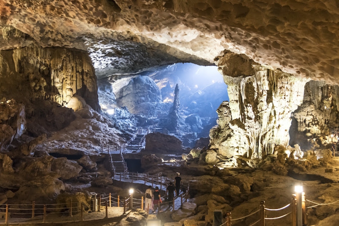 Amethyst Cruise – 7.5-Hour Halong Bay By Sanna Tour 4