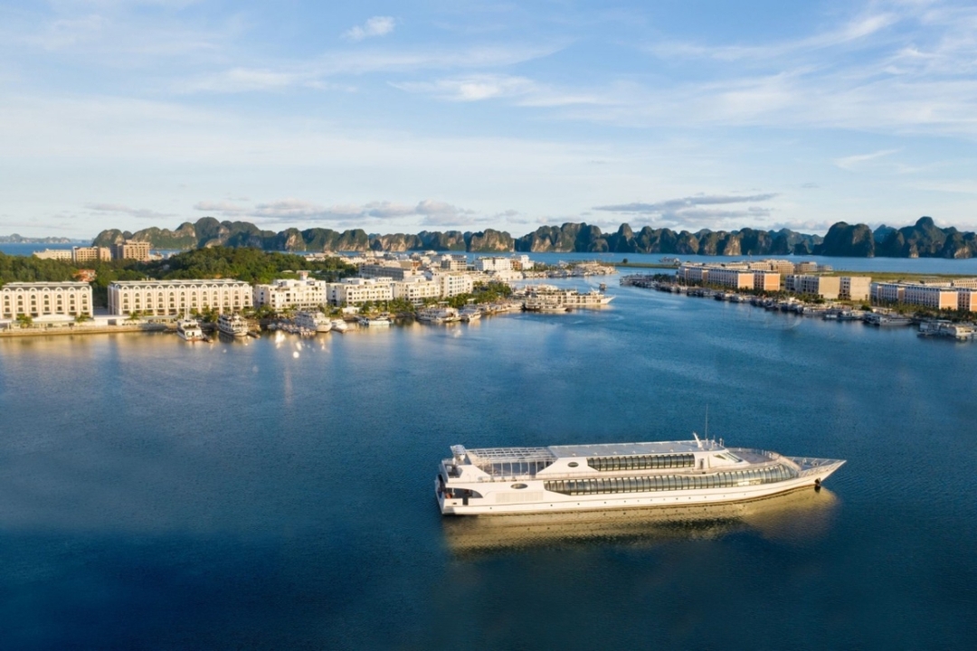 Paradise Delight Cruise – 7-Hour Halong Bay Experience with Lunch & Live Music By Sanna Tour 7
