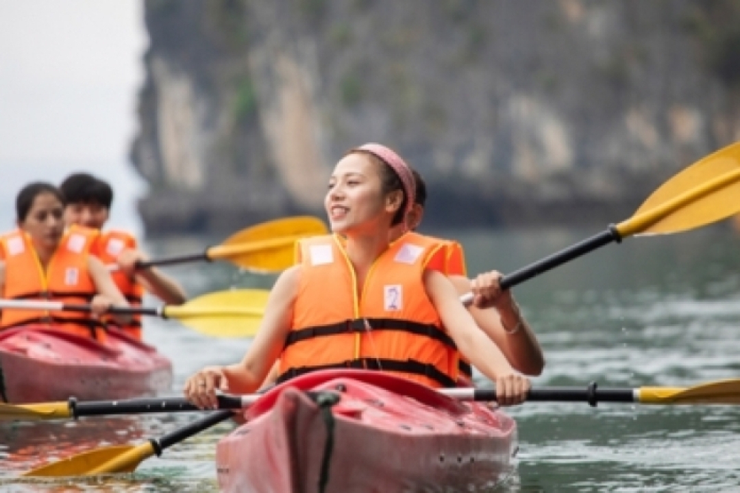 La Muse Cruise – 5.5-Hour Boutique Day Trip to Bai Tu Long Bay & Thien Canh Son By Sanna Tour 8