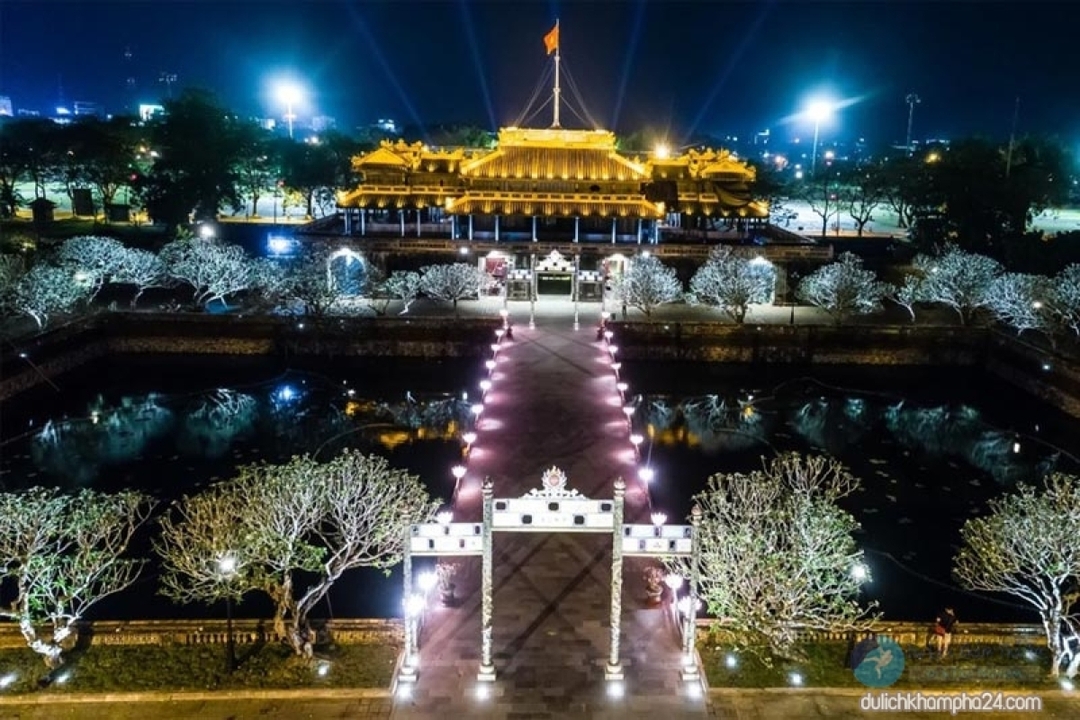 HUE NIGHT FOOD TOUR BY SANNA TOUR 2