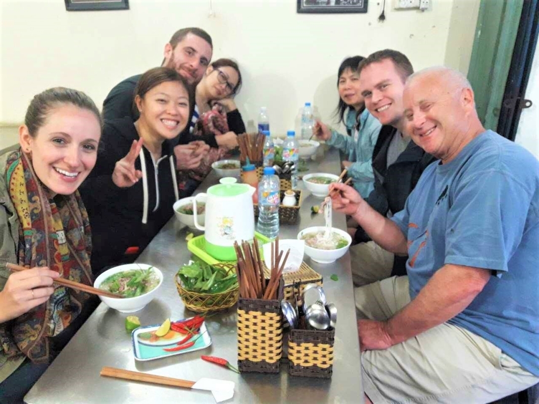 HUE NIGHT FOOD TOUR BY SANNA TOUR 5