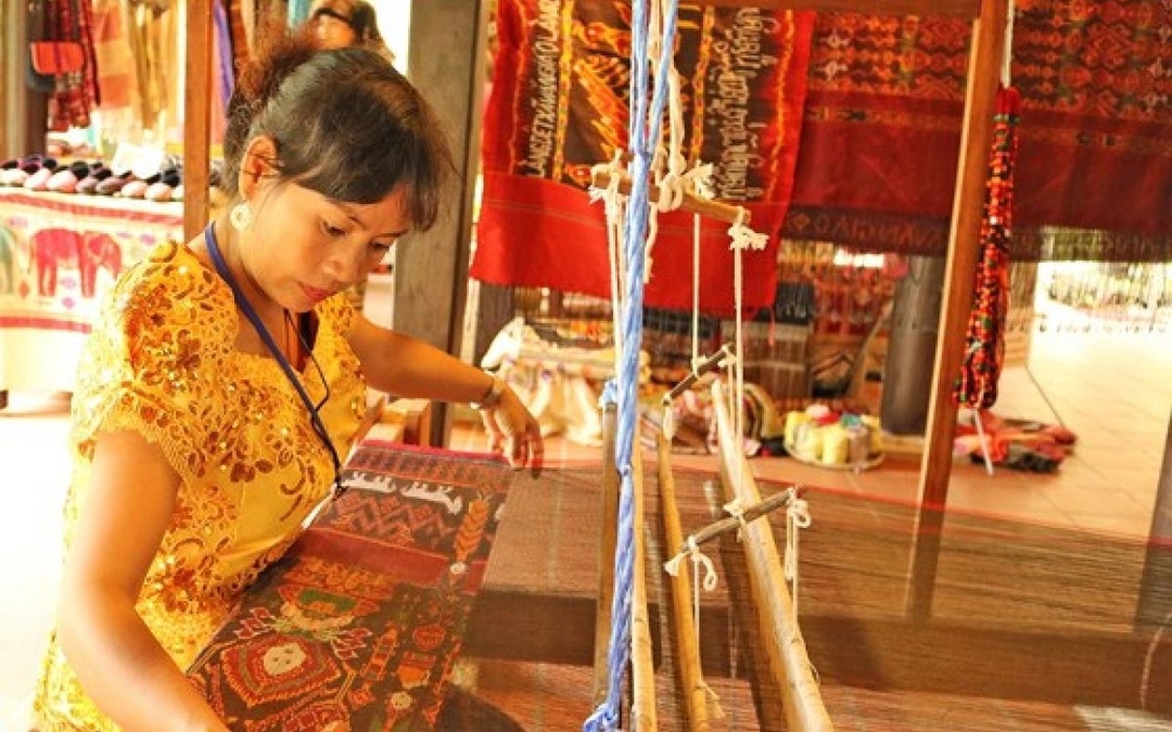 HOI AN SILK FARMING TOUR BY SANNA TOUR 6