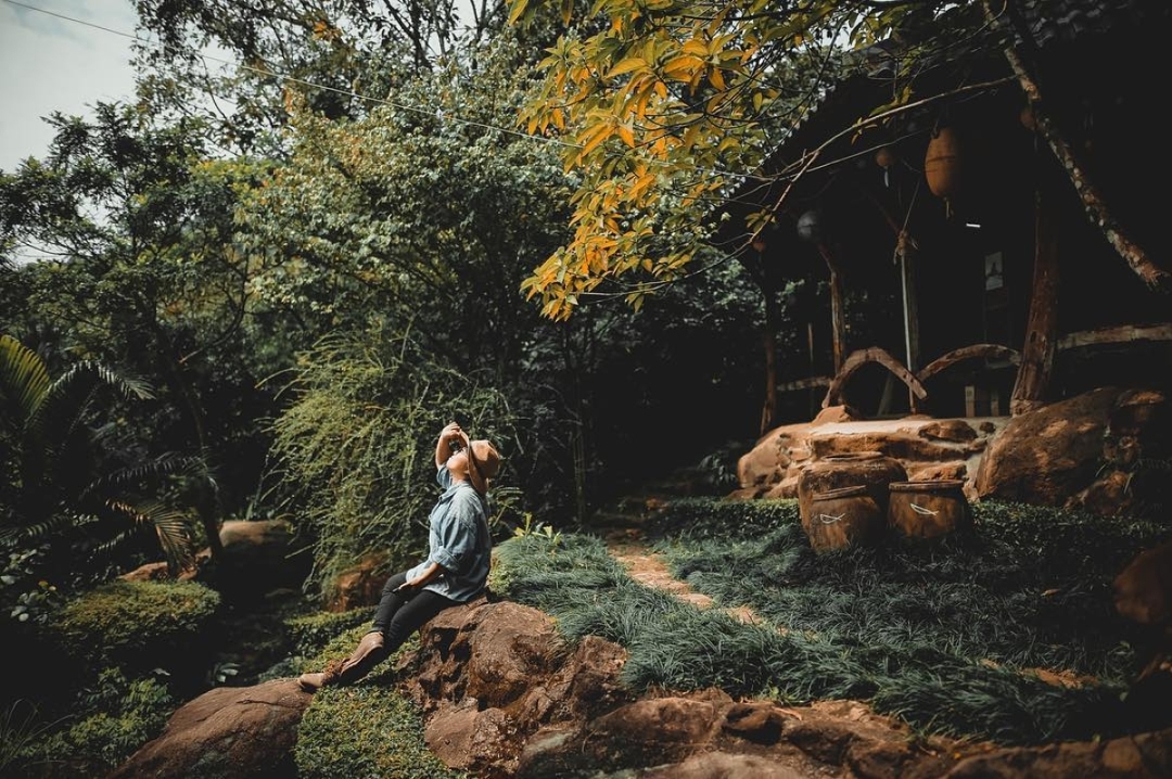 Traditional Vietnamese Costumes Experience at Dong Dinh Museum By Sanna Tour 6