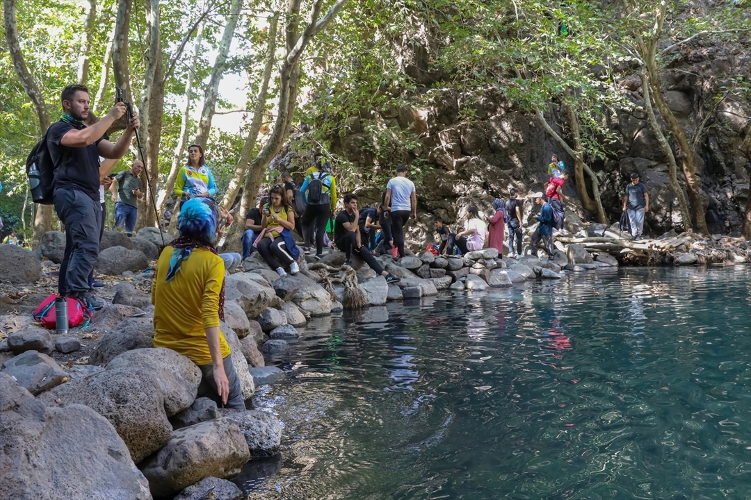 Daily Nature & Folklore Tour from Diyarbakır to Seyhandede Waterfall 7