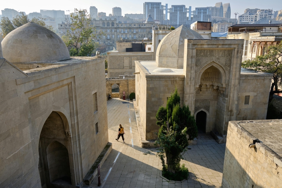 4-Day Azerbaijan Highlights Tour: Baku, Gobustan & Absheron 9