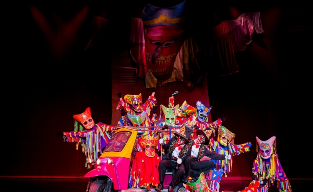 Phuket Fantasea show with Dinner 3