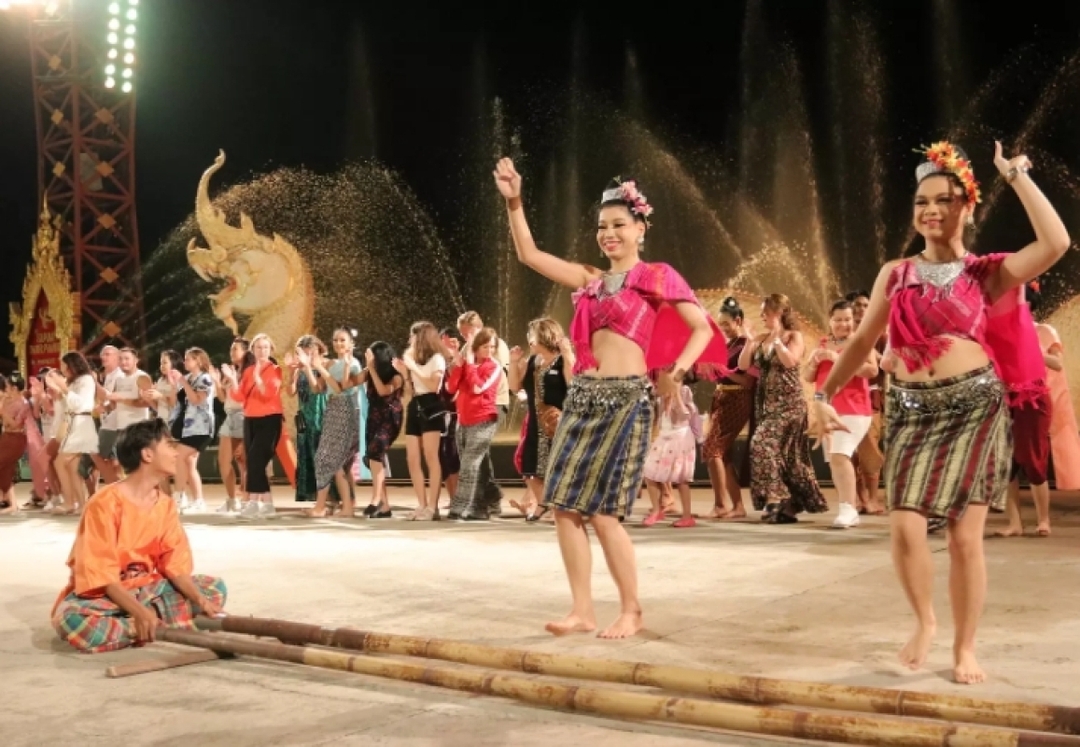 Siam Niramit Phuket Show with Dinner 6