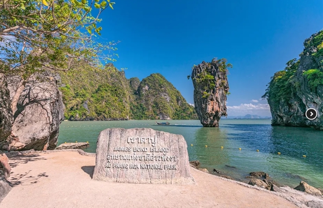 Phi Phi & James Bond Canoe Tour by Speed Catamaran 4