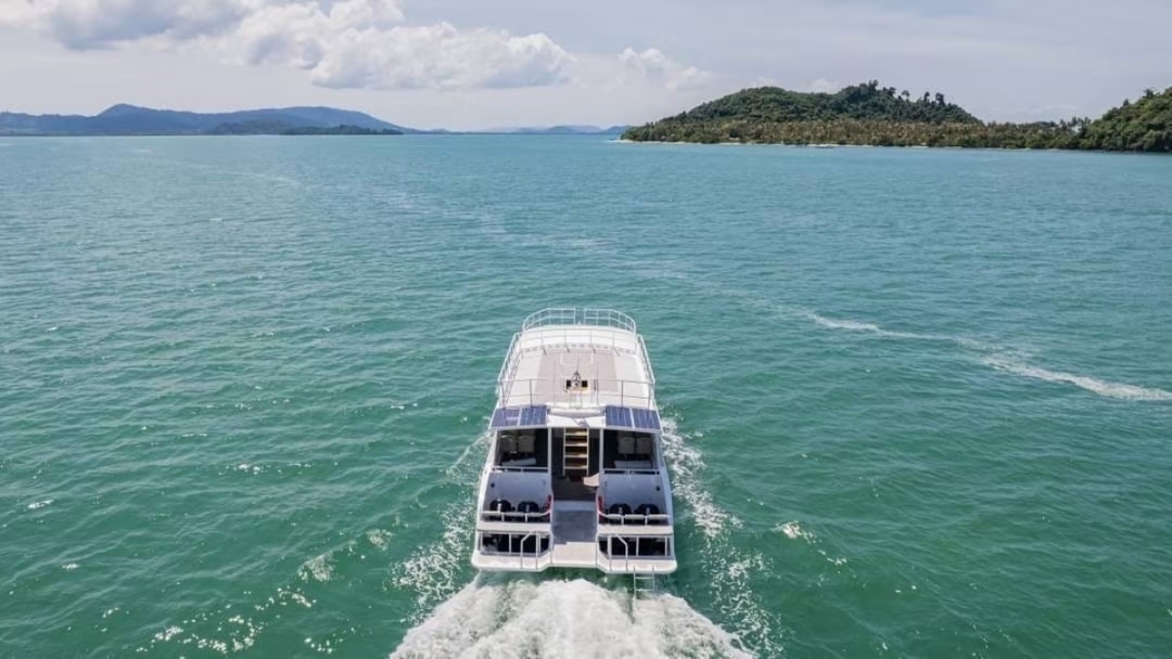Phi Phi & James Bond Canoe Tour by Speed Catamaran 8