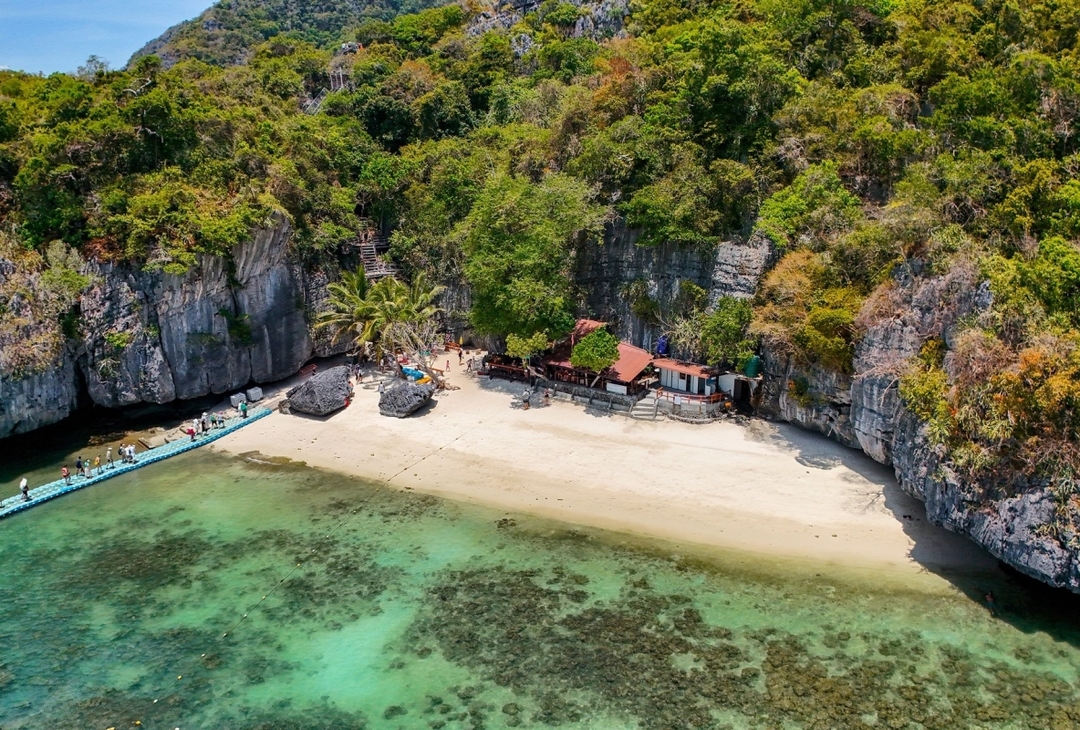 Angthong Marine Park Tour + Kayak By Big boat (from Samui) 3