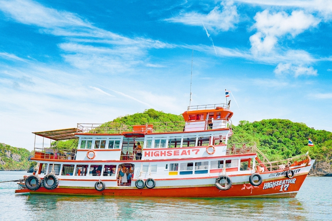 Angthong Marine Park Tour + Kayak By Big boat (from Samui) 6
