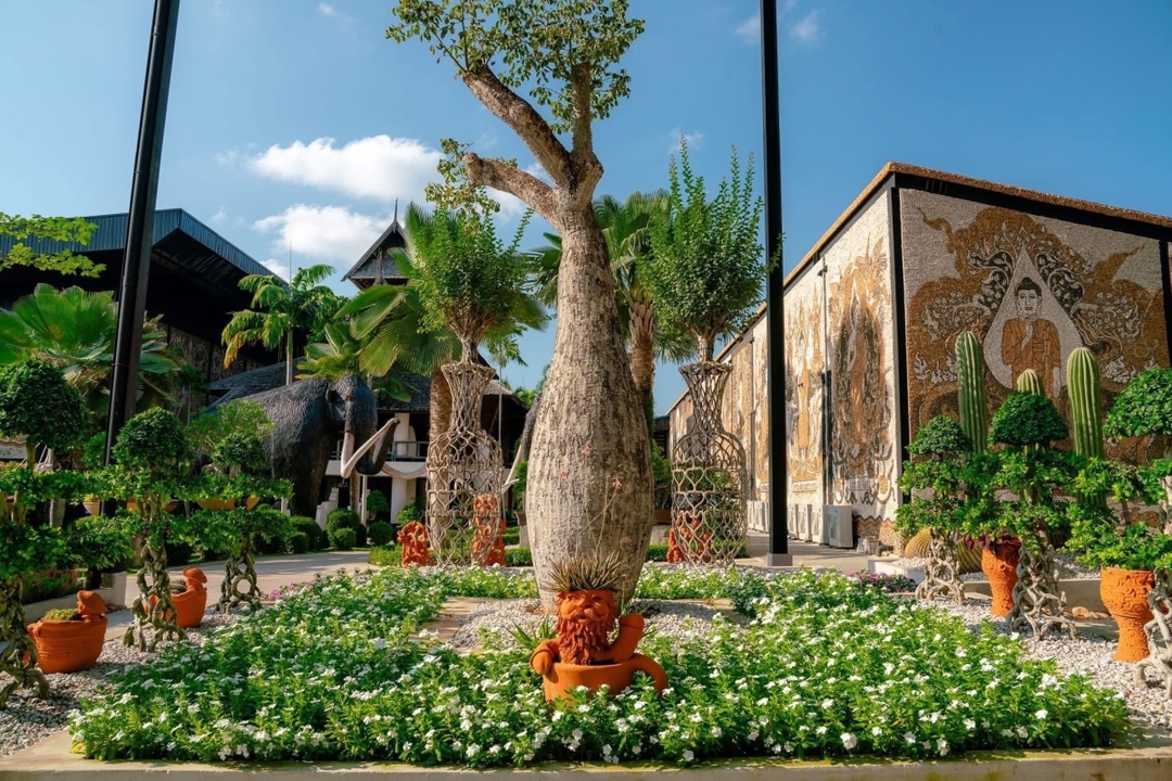 Nong Nooch Tropical Garden Pattaya (Admission fee + Sightseeing bus + Show + Lunch) 5