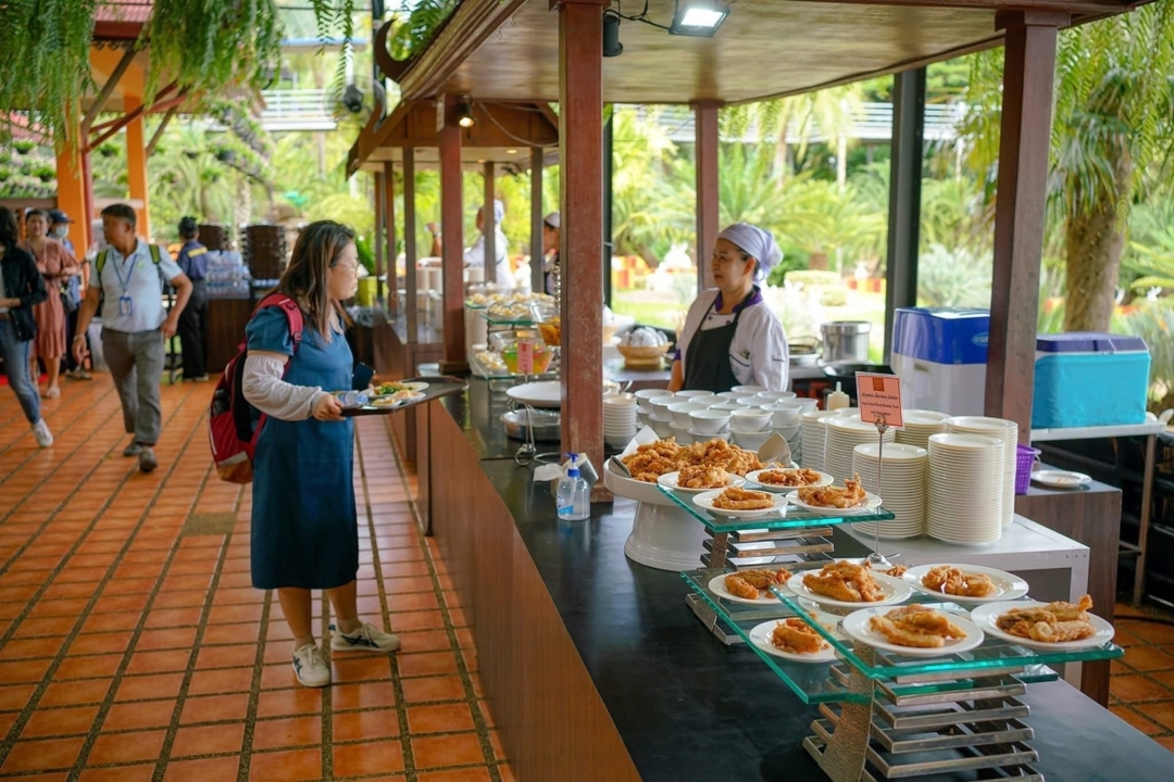 Nong Nooch Tropical Garden Pattaya (Admission fee + Sightseeing bus + Show + Lunch) 10