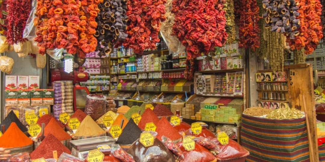 Istanbul: Sultanahmet, Balat, & Bazaars Private Tour With Cruise 6